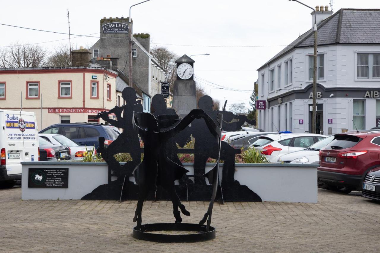 Murphy'S Hotel Tubbercurry Esterno foto