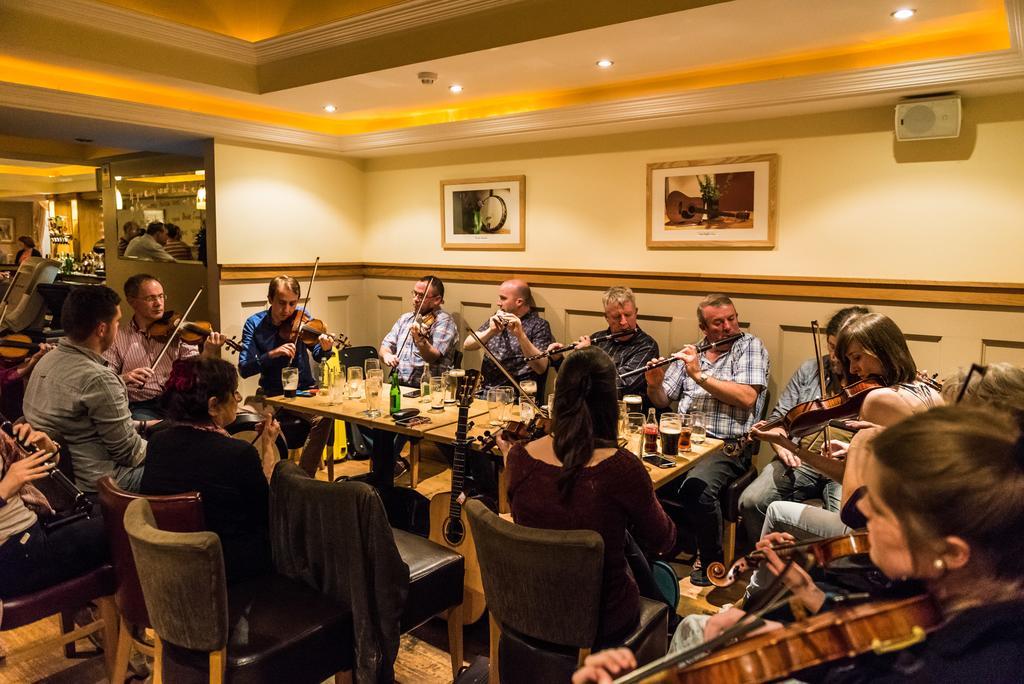 Murphy'S Hotel Tubbercurry Esterno foto